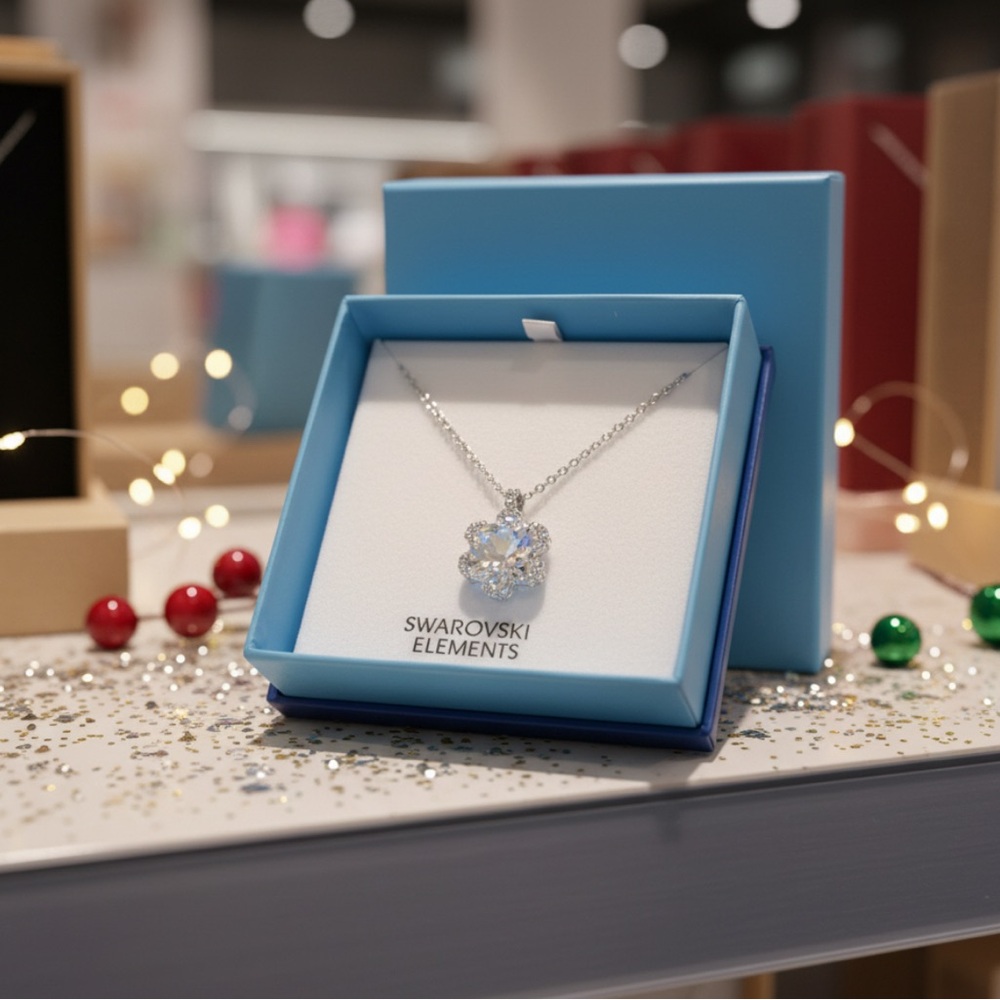 Elegant snow flake crystal Pendant Necklace 
❄️💖
❄️💕 - Picture 8 of 9